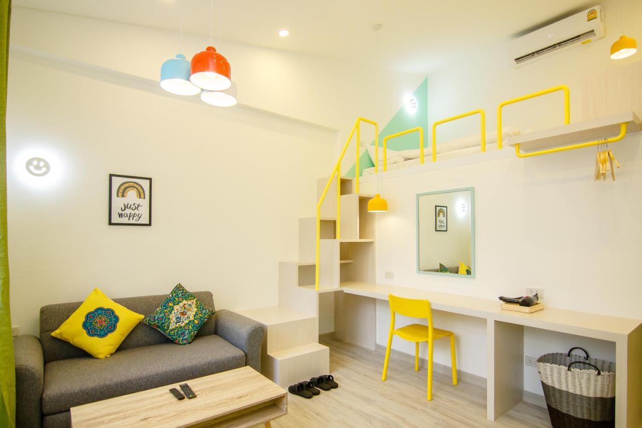 Folk Poshtel Asok Bangkok Exterior foto