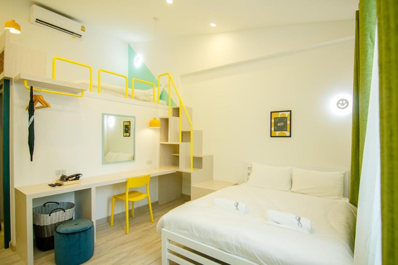 Folk Poshtel Asok Bangkok Exterior foto