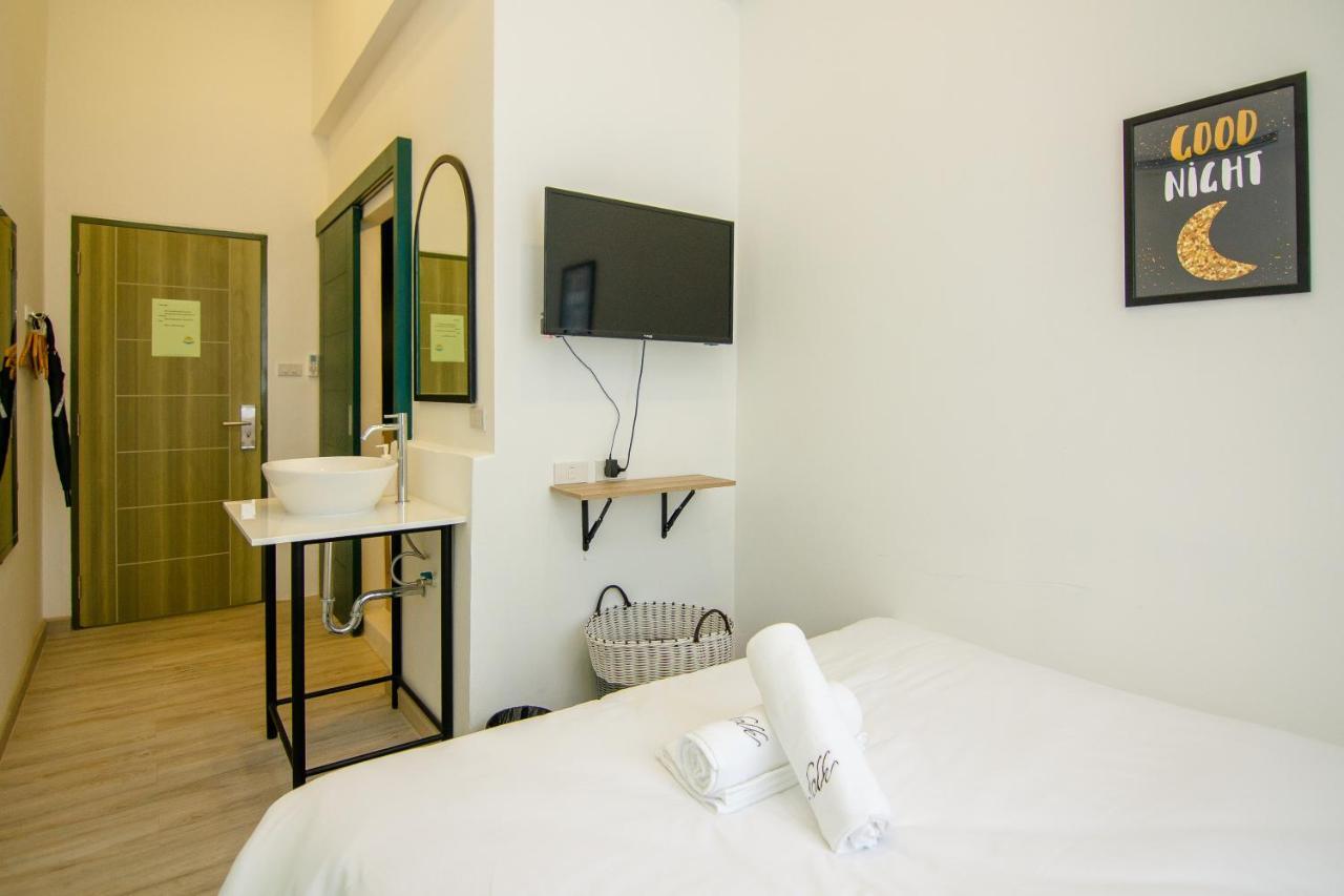 Folk Poshtel Asok Bangkok Exterior foto