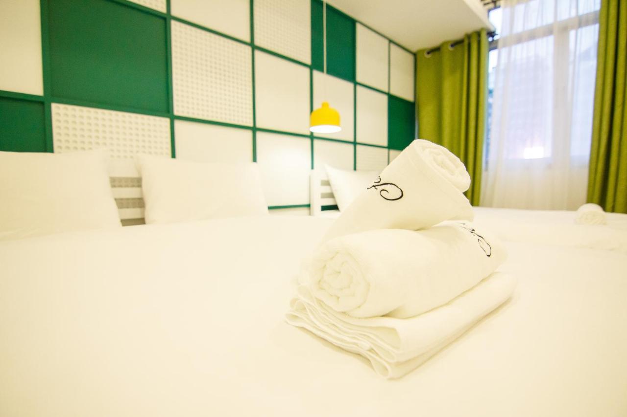 Folk Poshtel Asok Bangkok Exterior foto