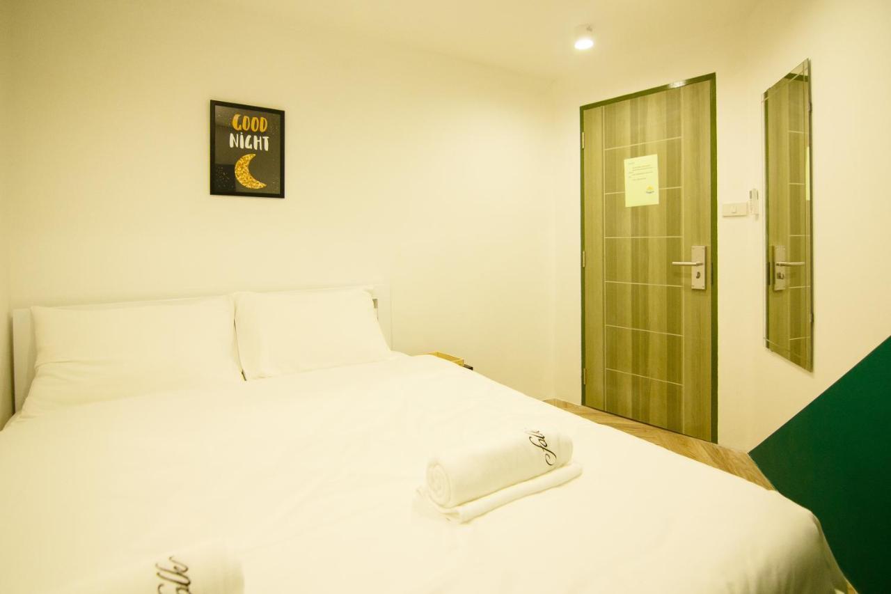 Folk Poshtel Asok Bangkok Exterior foto