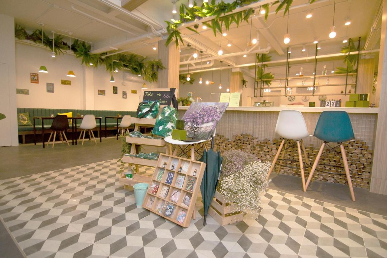 Folk Poshtel Asok Bangkok Exterior foto