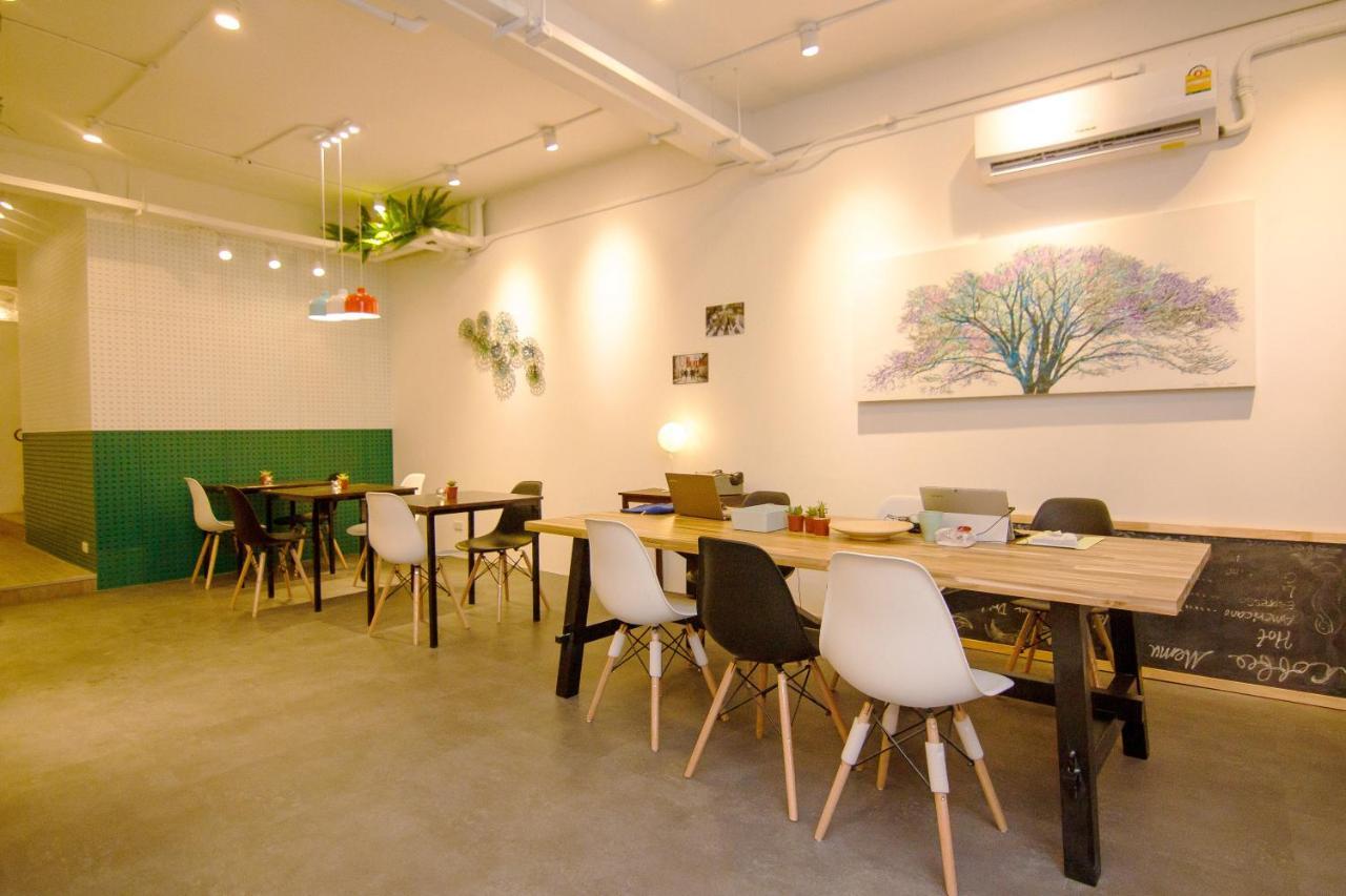Folk Poshtel Asok Bangkok Exterior foto